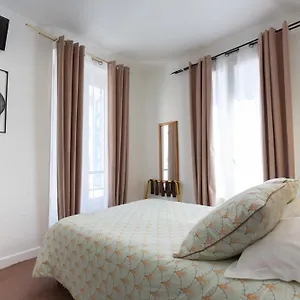 Ideal Design 3*, Paris France